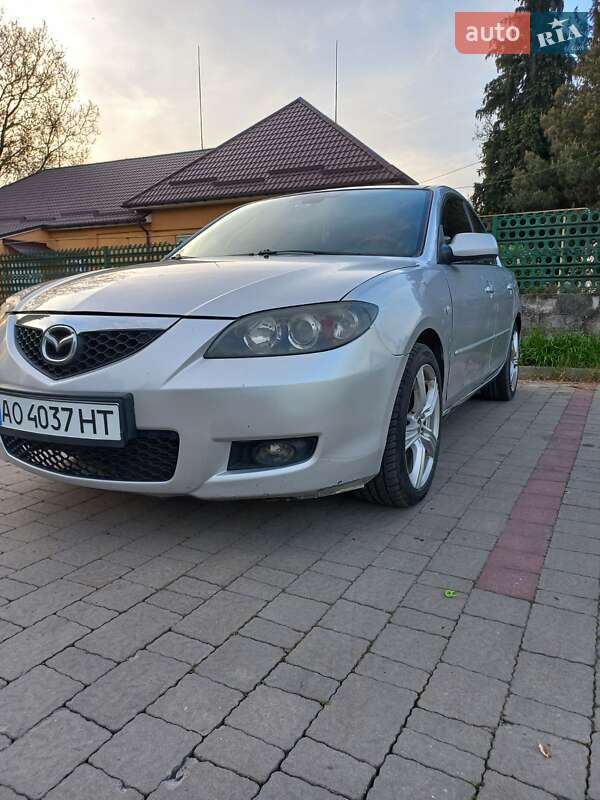 Седан Mazda 3 2007 в Ужгороді