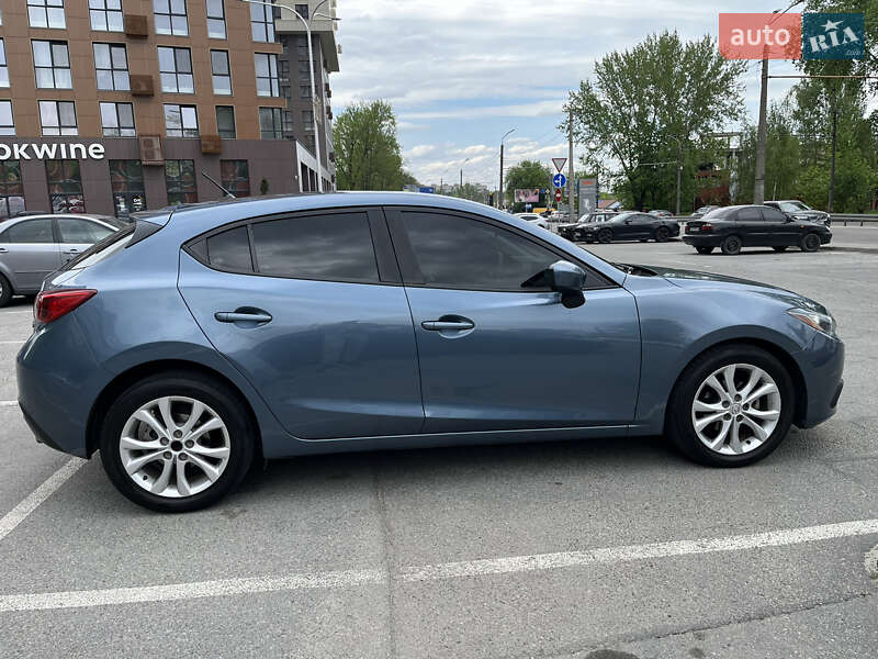 Хэтчбек Mazda 3 2016 в Днепре