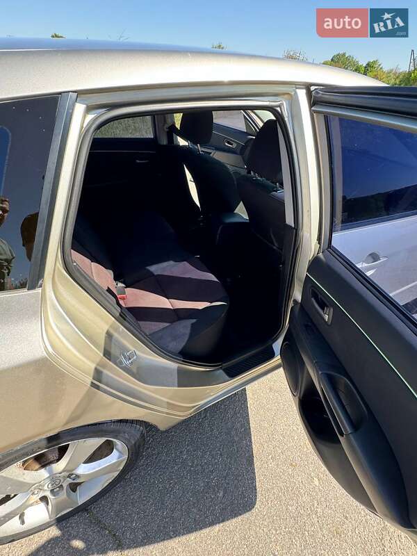 Хетчбек Mazda 3 2004 в Миронівці