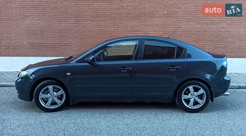 Седан Mazda 3 2005 в Ивано-Франковске
