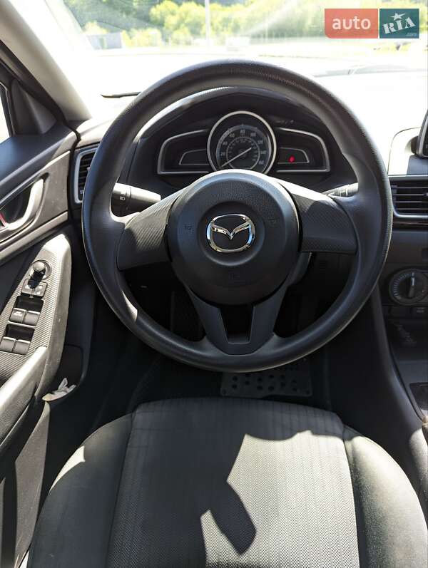 Седан Mazda 3 2014 в Обухове