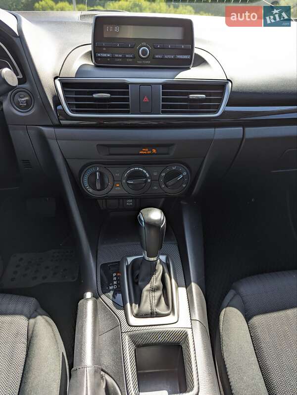 Седан Mazda 3 2014 в Обухове