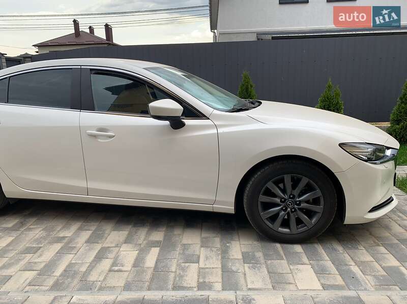 Седан Mazda 3 2016 в Виннице