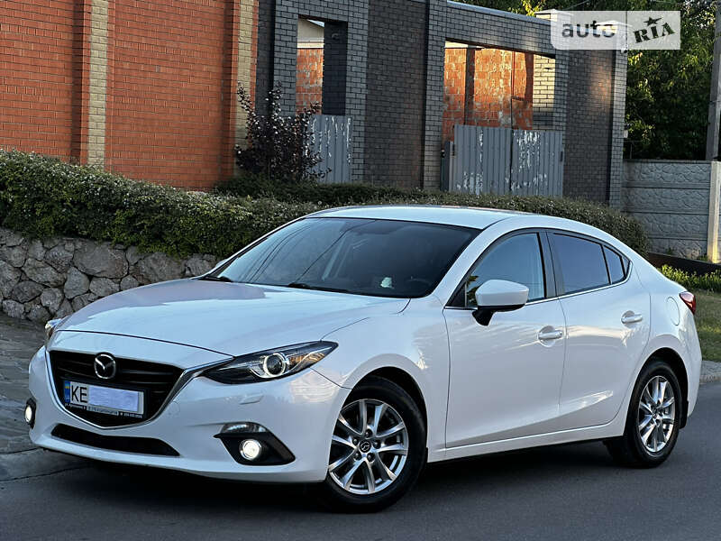 Седан Mazda 3 2017 в Днепре