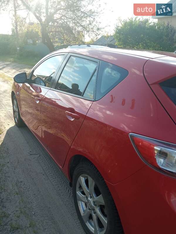 Седан Mazda 3 2010 в Чернигове