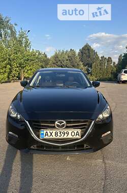 Седан Mazda 3 2014 в Краснограді