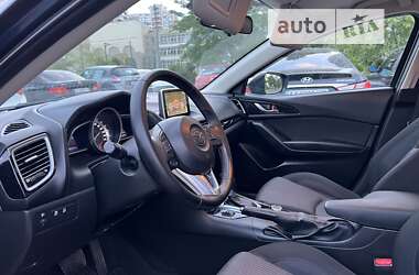 Седан Mazda 3 2014 в Киеве