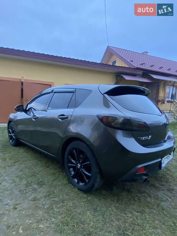 Хетчбек Mazda 3 2009 в Надвірній