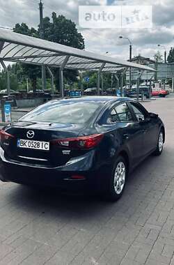 Седан Mazda 3 2017 в Ровно