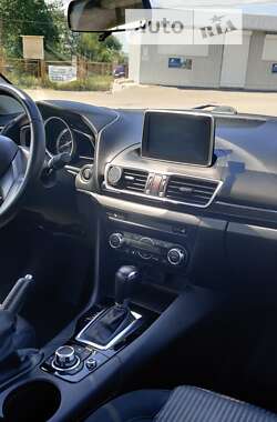 Седан Mazda 3 2014 в Дніпрі