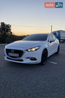 Седан Mazda 3 2018 в Чернівцях
