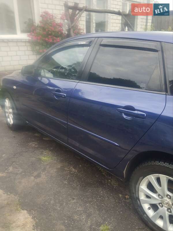 Хэтчбек Mazda 3 2004 в Семеновке