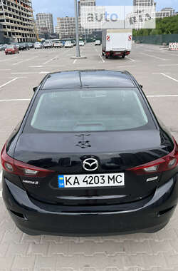 Седан Mazda 3 2018 в Киеве