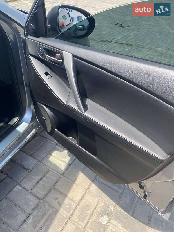 Седан Mazda 3 2012 в Львове