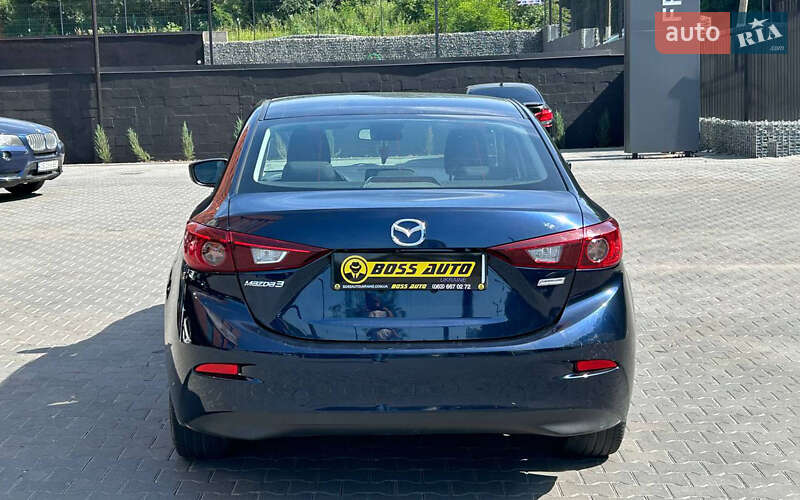 Седан Mazda 3 2018 в Черновцах