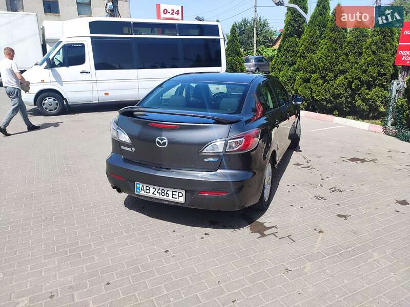 Седан Mazda 3 2012 в Виннице