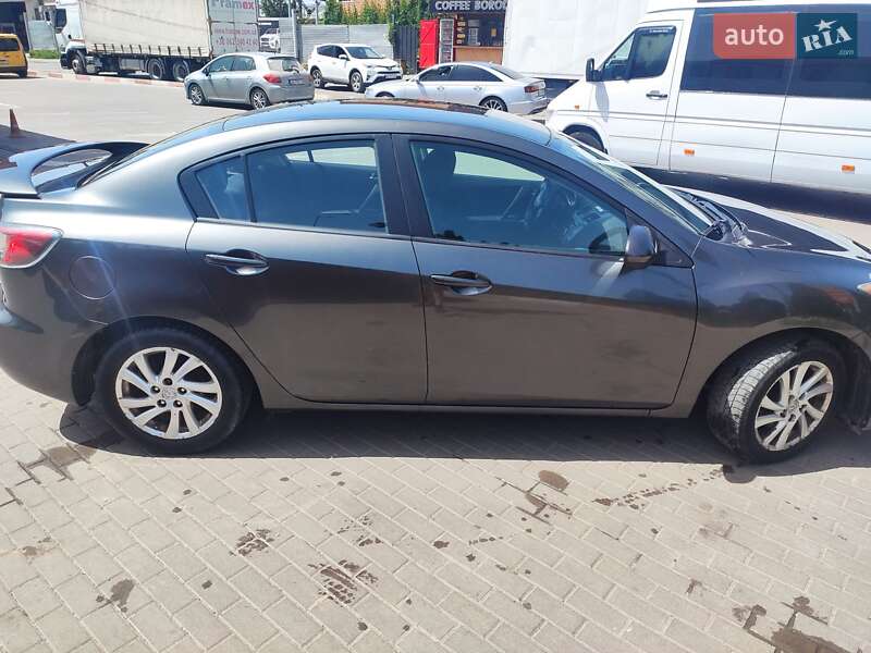 Седан Mazda 3 2012 в Виннице