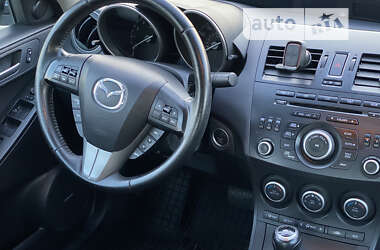 Седан Mazda 3 2013 в Киеве