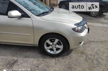 Седан Mazda 3 2004 в Днепре