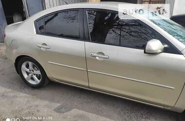 Седан Mazda 3 2004 в Днепре