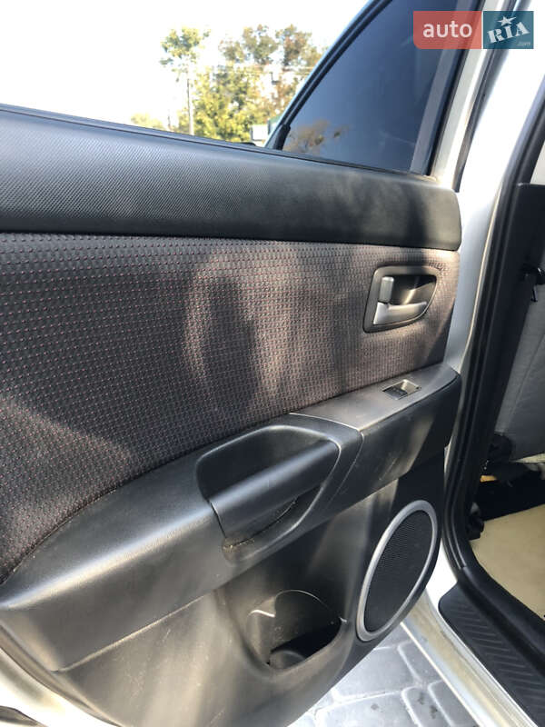 Хэтчбек Mazda 3 2006 в Черновцах