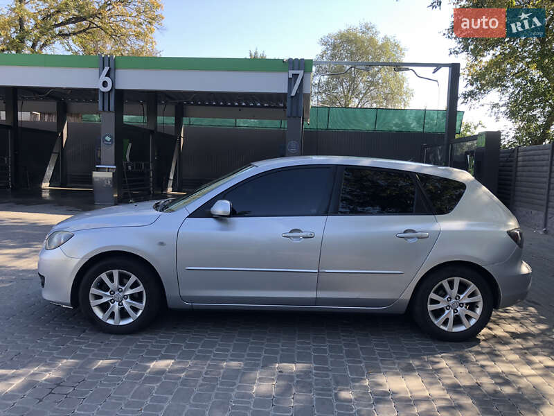 Хэтчбек Mazda 3 2006 в Черновцах