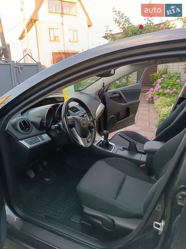 Хэтчбек Mazda 3 2009 в Калиновке