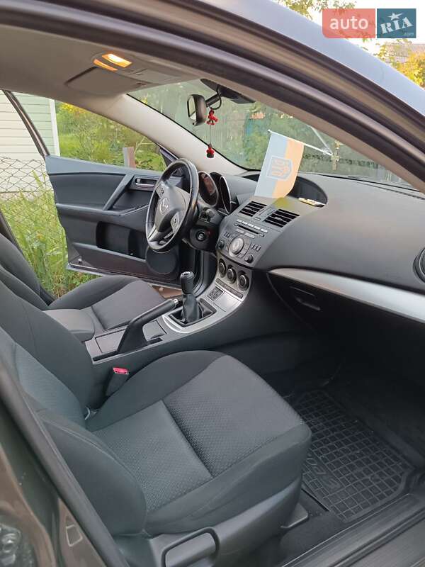 Хэтчбек Mazda 3 2009 в Калиновке
