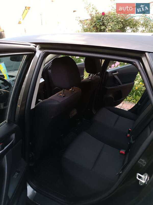 Хэтчбек Mazda 3 2009 в Калиновке
