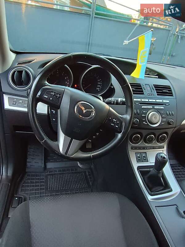 Хэтчбек Mazda 3 2009 в Калиновке