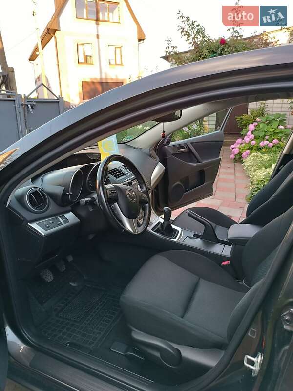 Хэтчбек Mazda 3 2009 в Калиновке