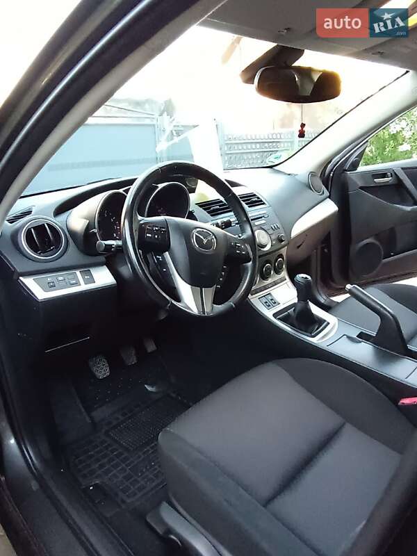 Хэтчбек Mazda 3 2009 в Калиновке