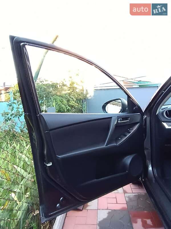 Хэтчбек Mazda 3 2009 в Калиновке