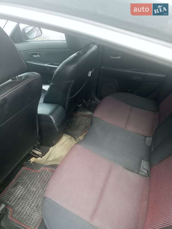 Седан Mazda 3 2005 в Павлограде