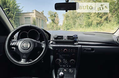 Седан Mazda 3 2004 в 