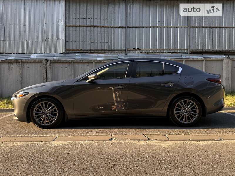 Седан Mazda 3 2019 в Львові