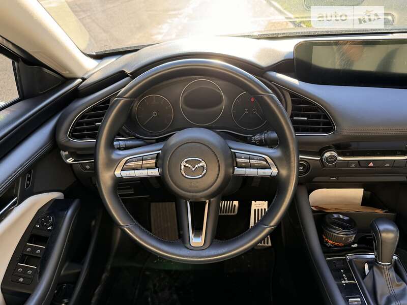 Седан Mazda 3 2019 в Львові