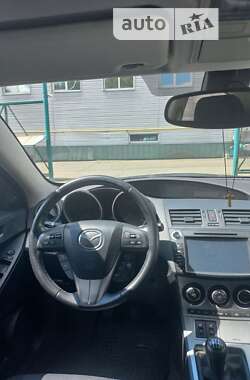 Седан Mazda 3 2010 в 