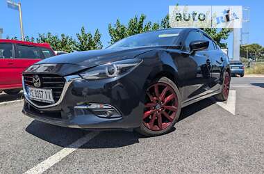 Седан Mazda 3 2018 в Днепре