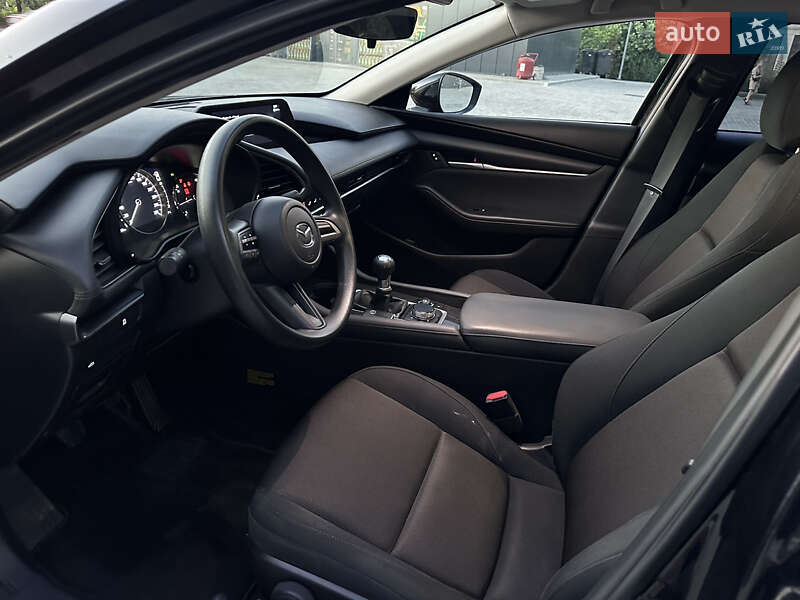 Седан Mazda 3 2019 в Новомосковську