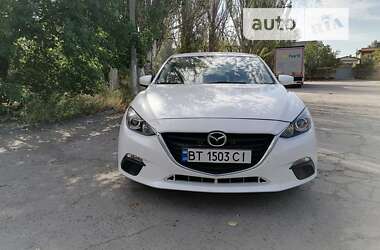 Седан Mazda 3 2015 в Николаеве