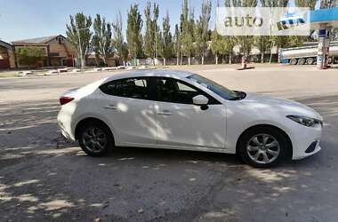 Седан Mazda 3 2015 в Николаеве