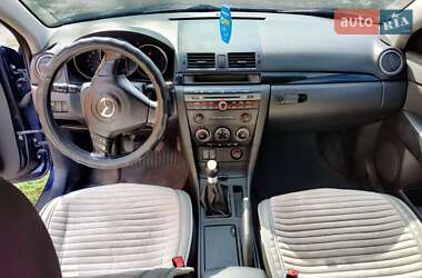 Седан Mazda 3 2003 в Валках