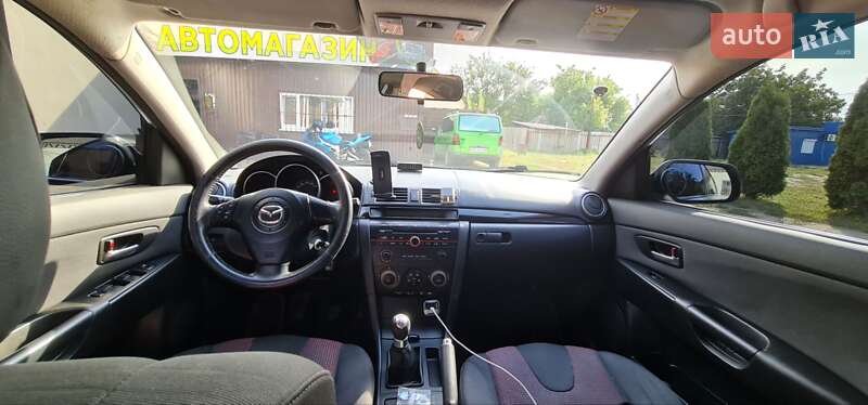Седан Mazda 3 2004 в Новомосковске