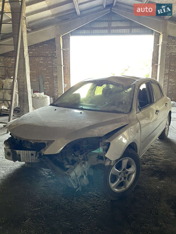 Хэтчбек Mazda 3 2006 в Гайсине