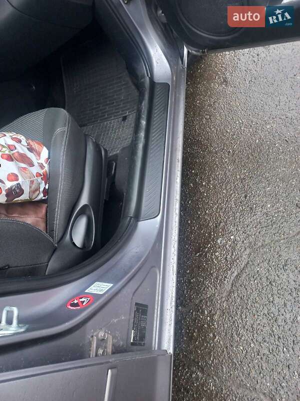 Хэтчбек Mazda 3 2005 в Малине фото 8 Хэтчбек Mazda 3 2005 в Малине