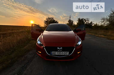 Седан Mazda 3 2018 в Дніпрі