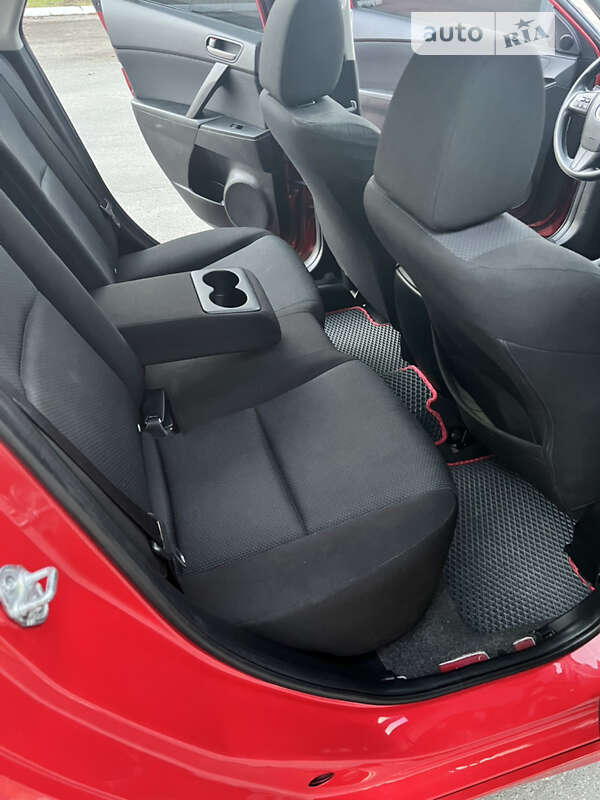 Хэтчбек Mazda 3 2011 в Киеве