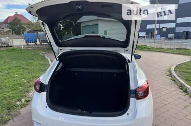 Хэтчбек Mazda 3 2017 в 