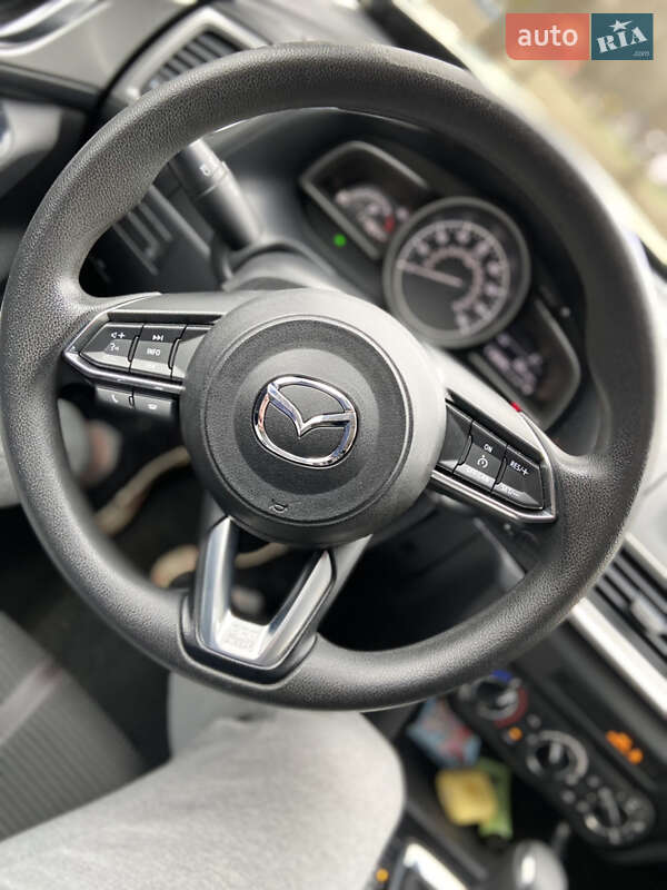 Седан Mazda 3 2016 в Запоріжжі